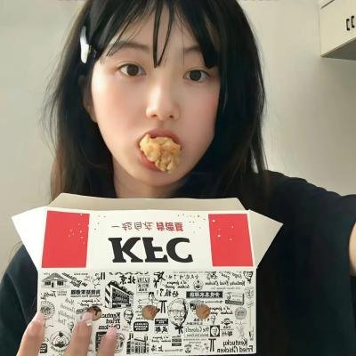 女孩的钓鱼慢活